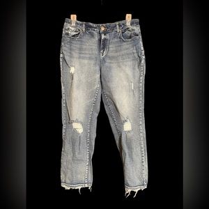 Maurice’s High Rise Distressed 14 Reg